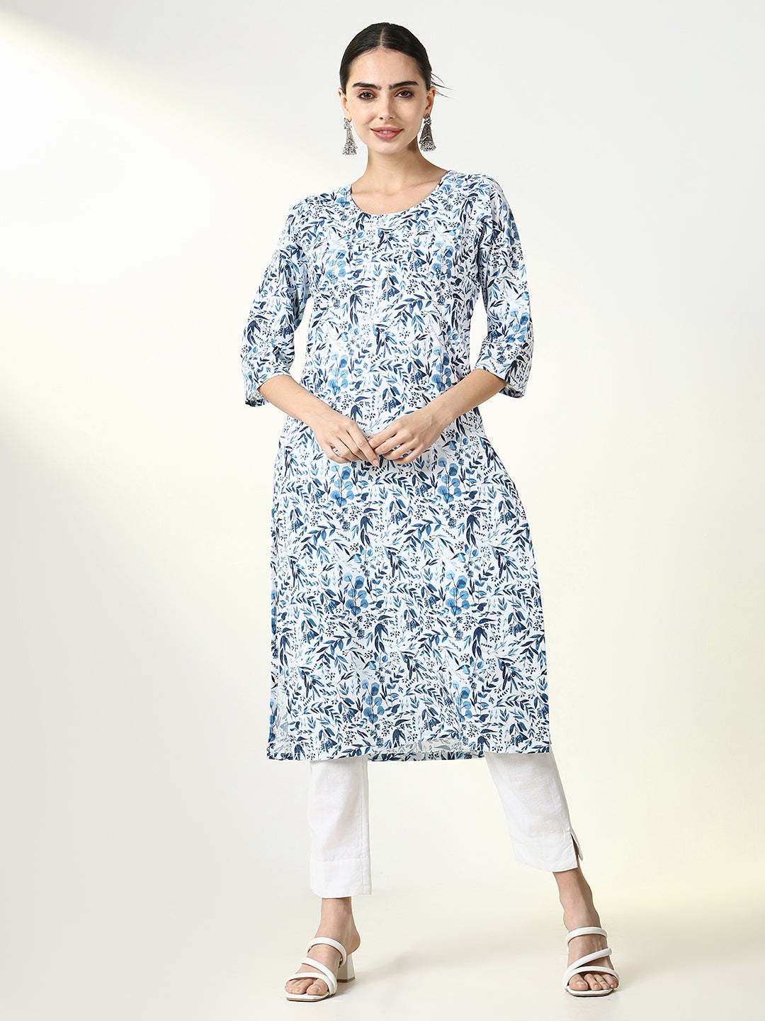 Women Blue Floral Straight Kurta