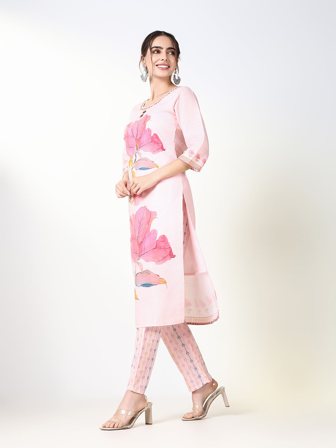 Women Floral Pink Straight Kurta Set with Dupatta