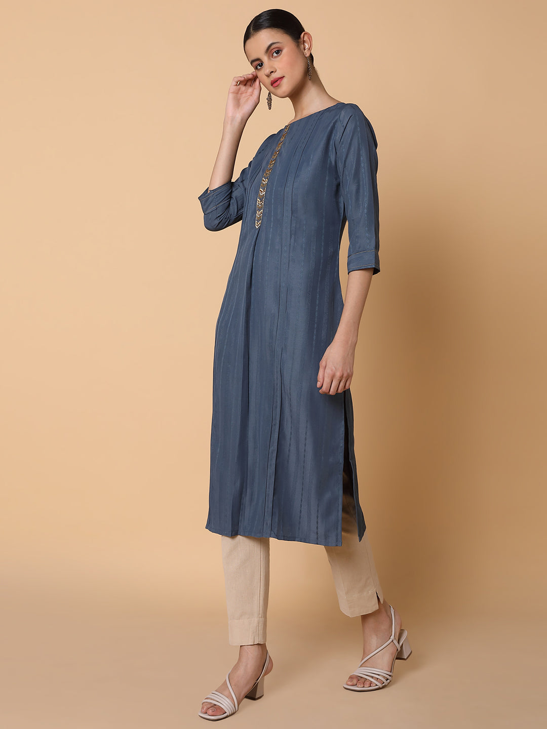 Women Straight Grey Woven Design Kurta