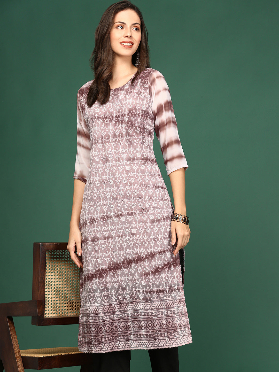 Women Mauve Embellished Straight Kurta