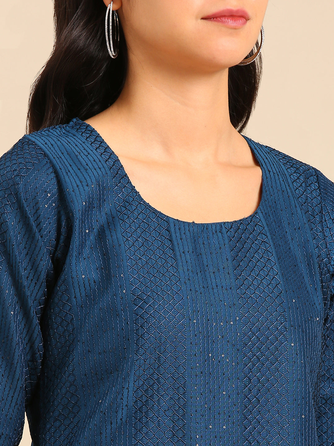 Women Solid Blue Straight Kurta Set