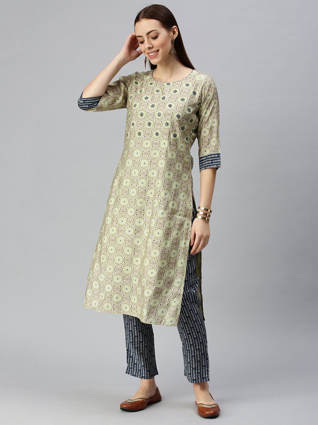 Women Straight Green Printed Kurta and Trousers