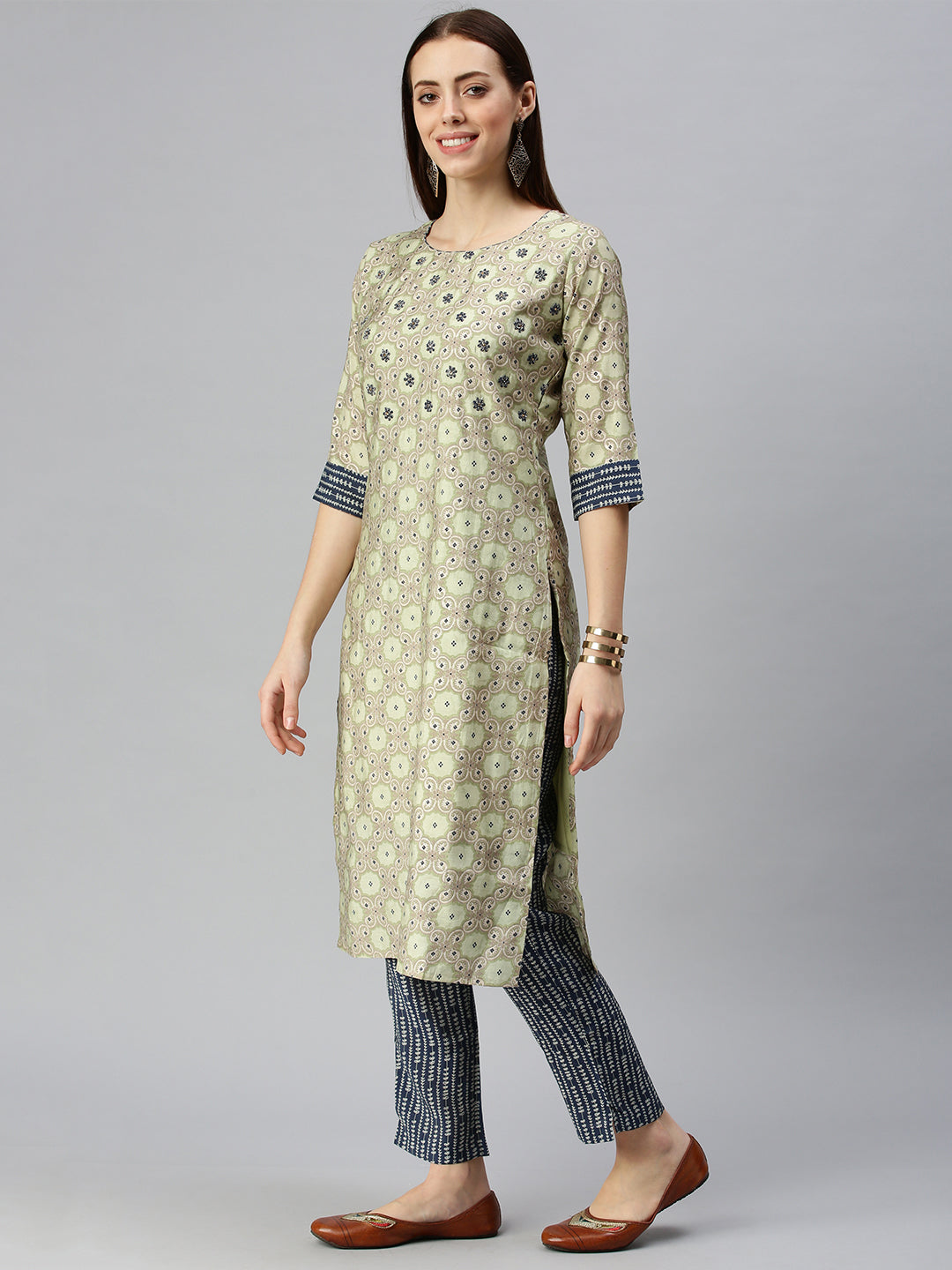 Women Straight Green Printed Kurta and Trousers