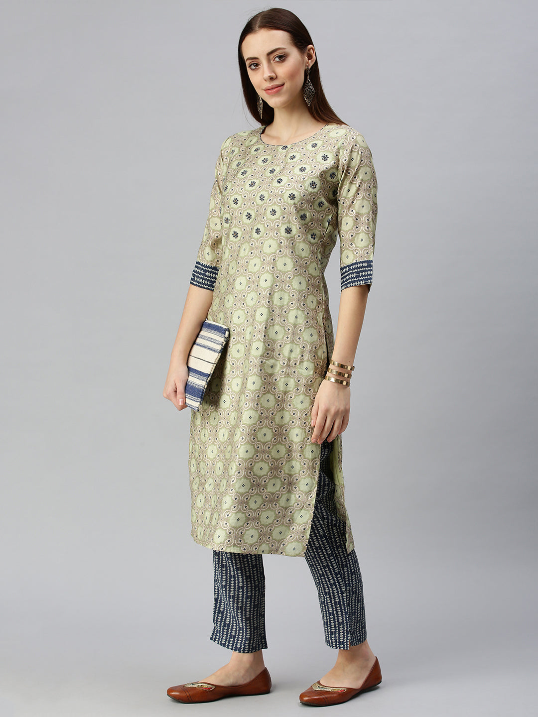 Women Straight Green Printed Kurta and Trousers