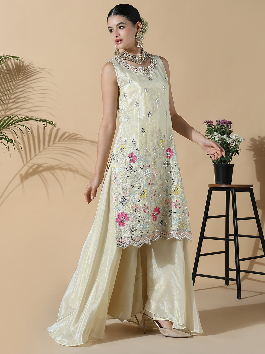 Women Floral Straight Thread Work Cream Kurta with Palazzos