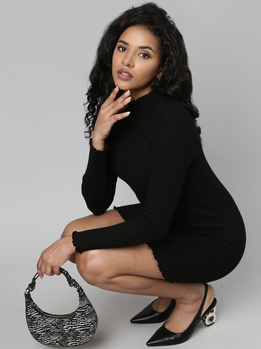 Women's Black Solid Bodycon Dress