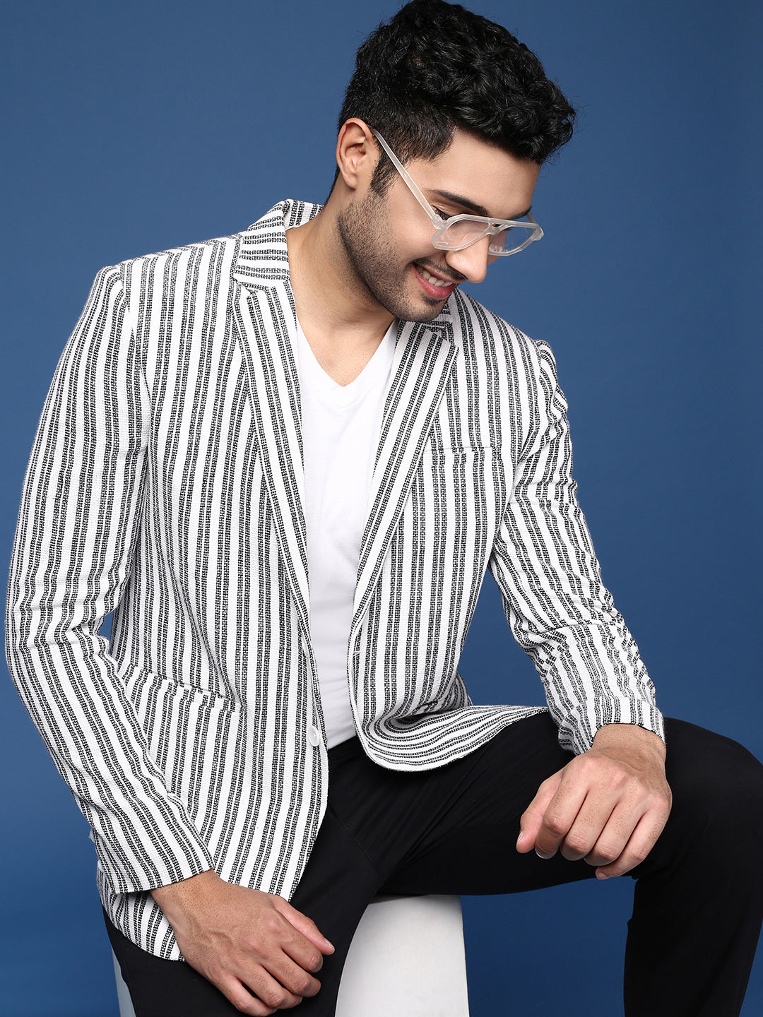 Men White Slim Fit Single Breasted Blazer