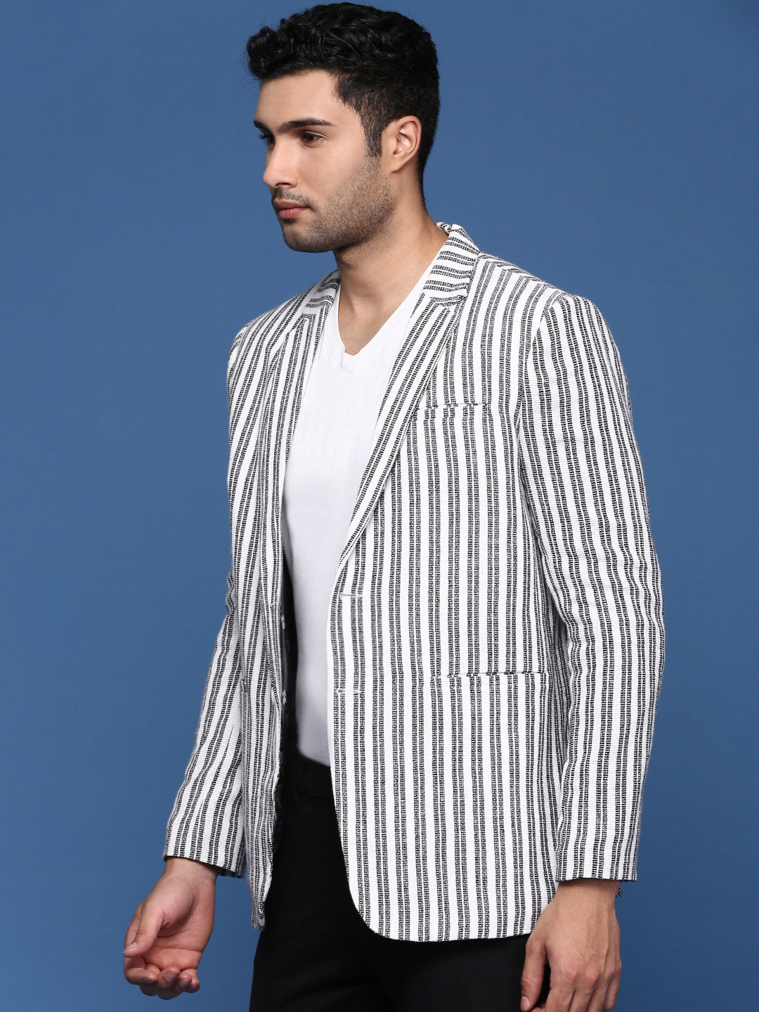 Men White Slim Fit Single Breasted Blazer