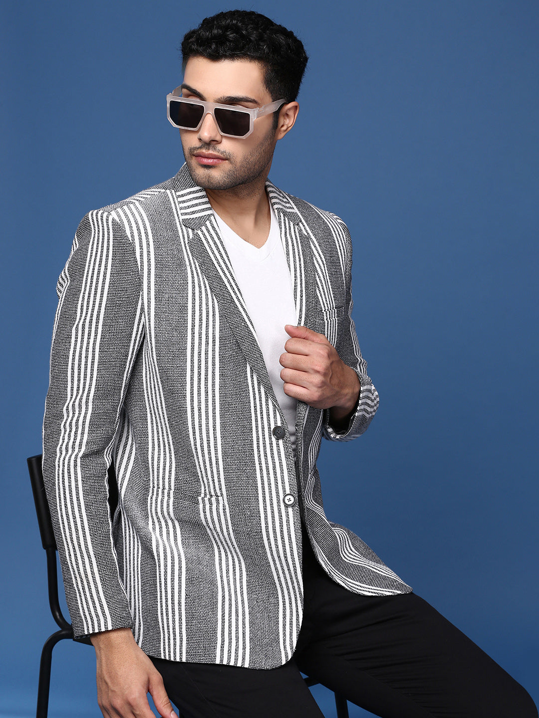 Men Grey Slim Fit Single Breasted Blazer