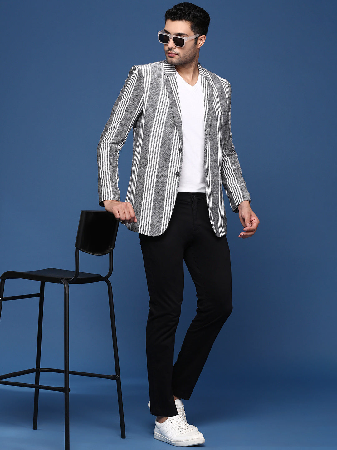 Men Grey Slim Fit Single Breasted Blazer