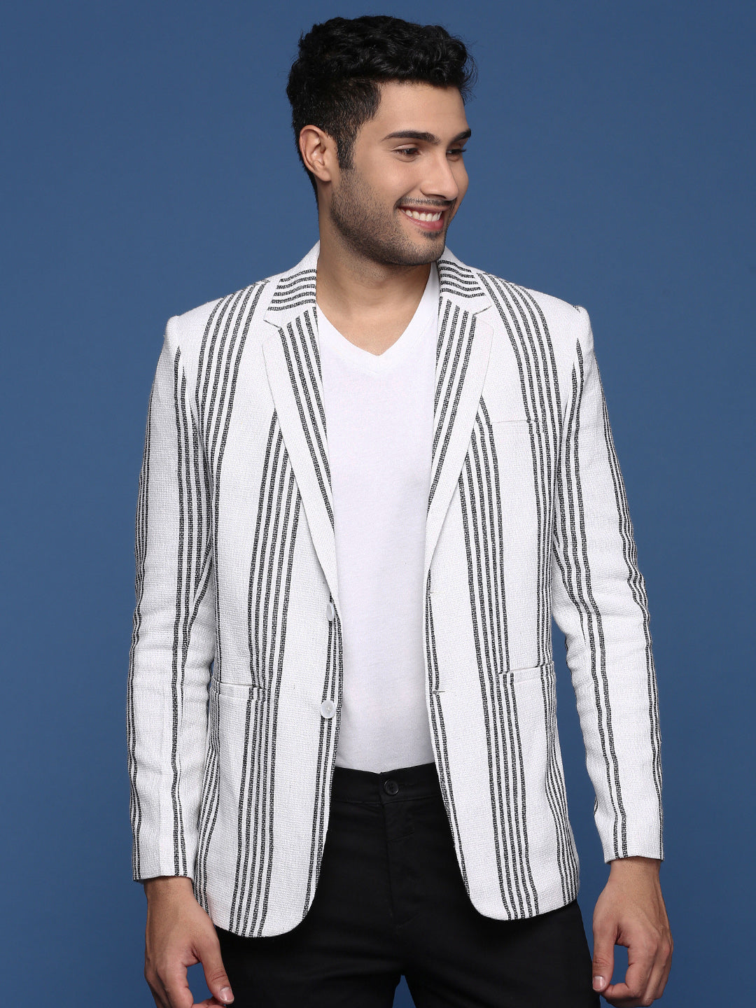 Men White Slim Fit Single Breasted Blazer