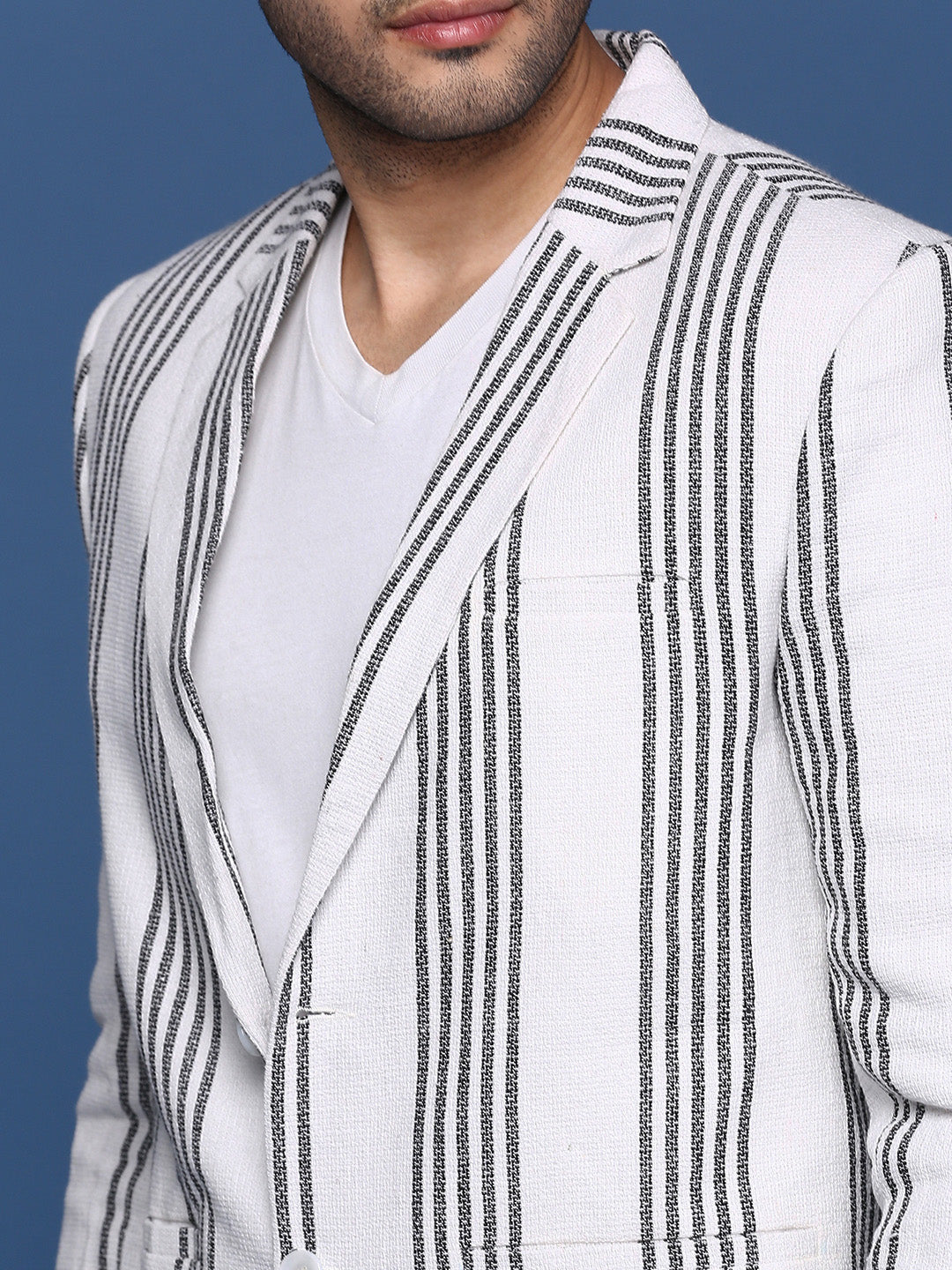 Men White Slim Fit Single Breasted Blazer