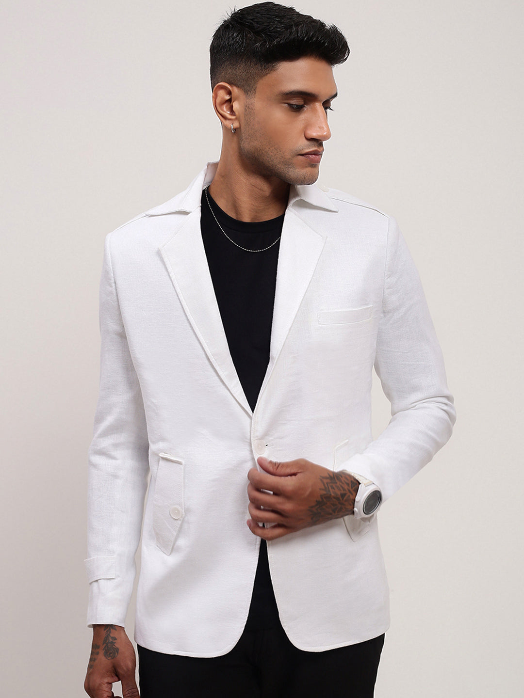 Men White Solid Single Breasted Blazer