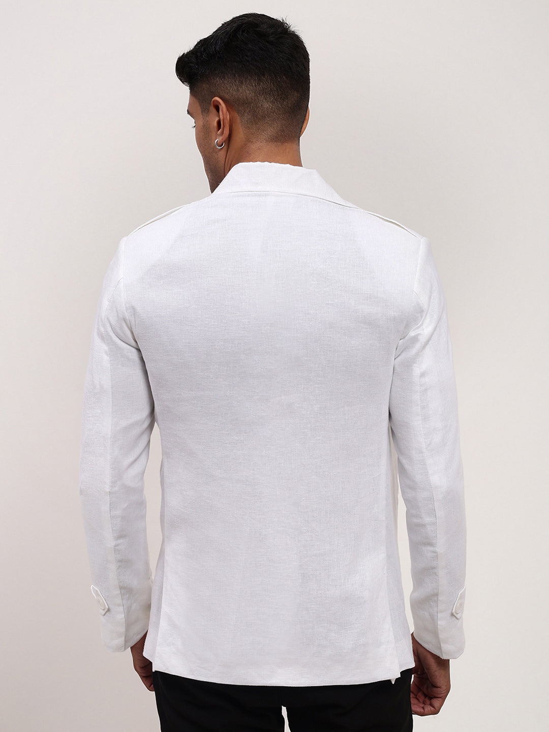 Men White Solid Single Breasted Blazer