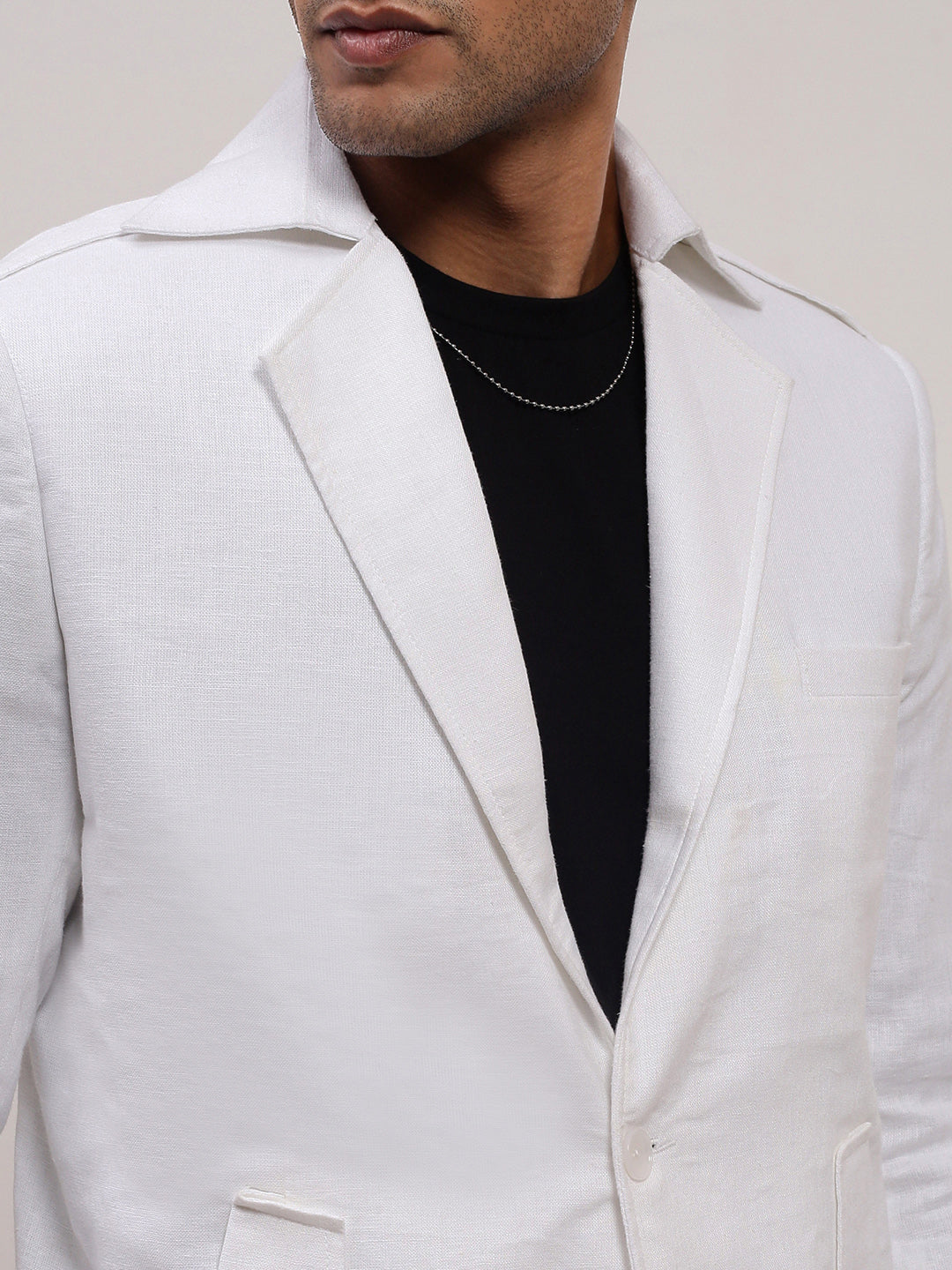 Men White Solid Single Breasted Blazer