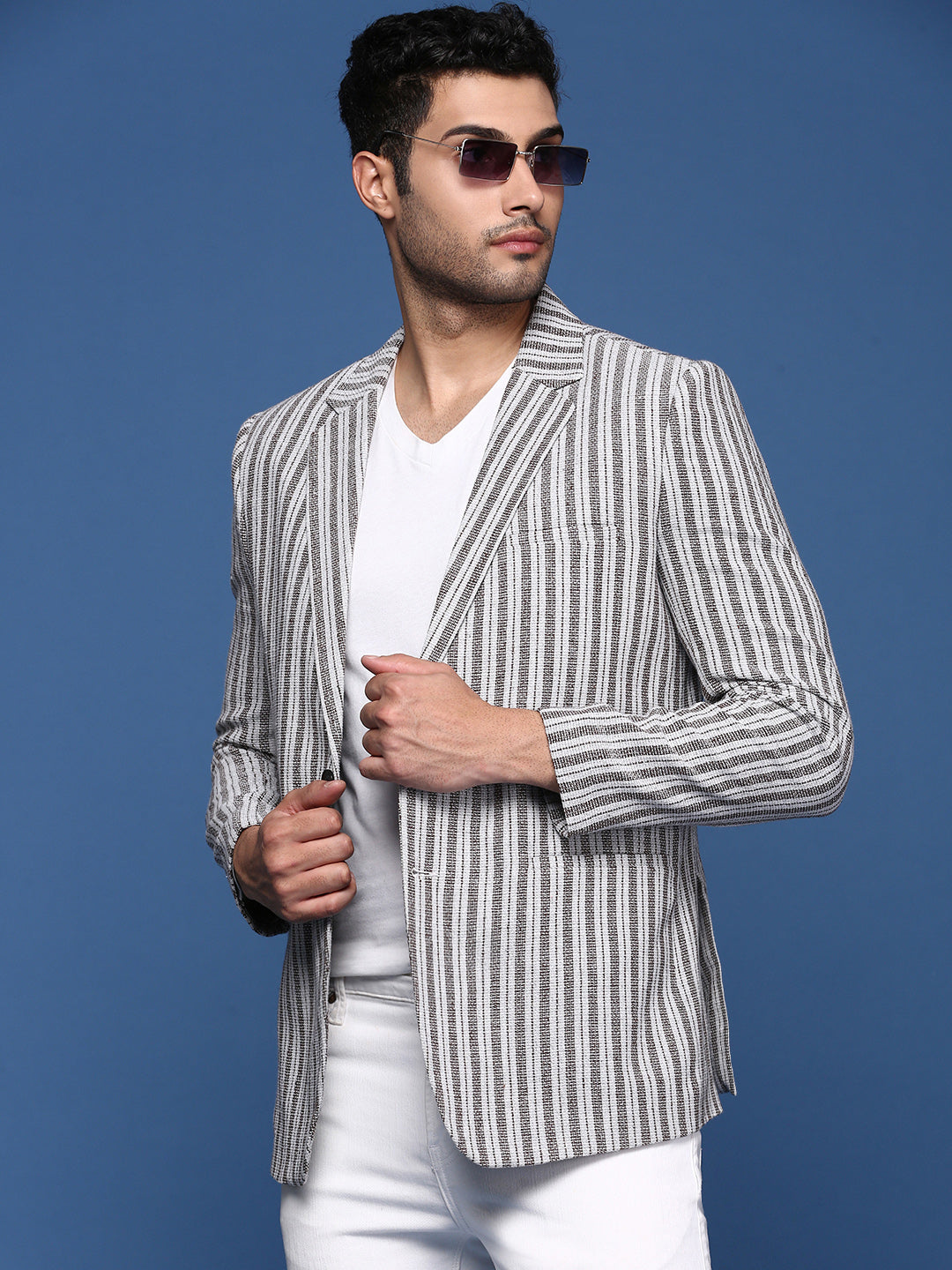 Men Grey Slim Fit Single Breasted Blazer