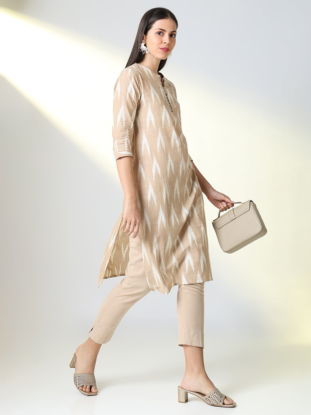 Women Beige Ethnic Motifs Straight Kurta