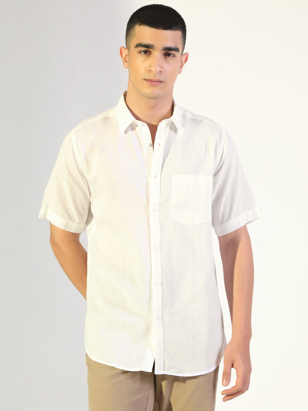 Men's White Regular Fit Short Sleeve Casual Shirt with Chest Pocket