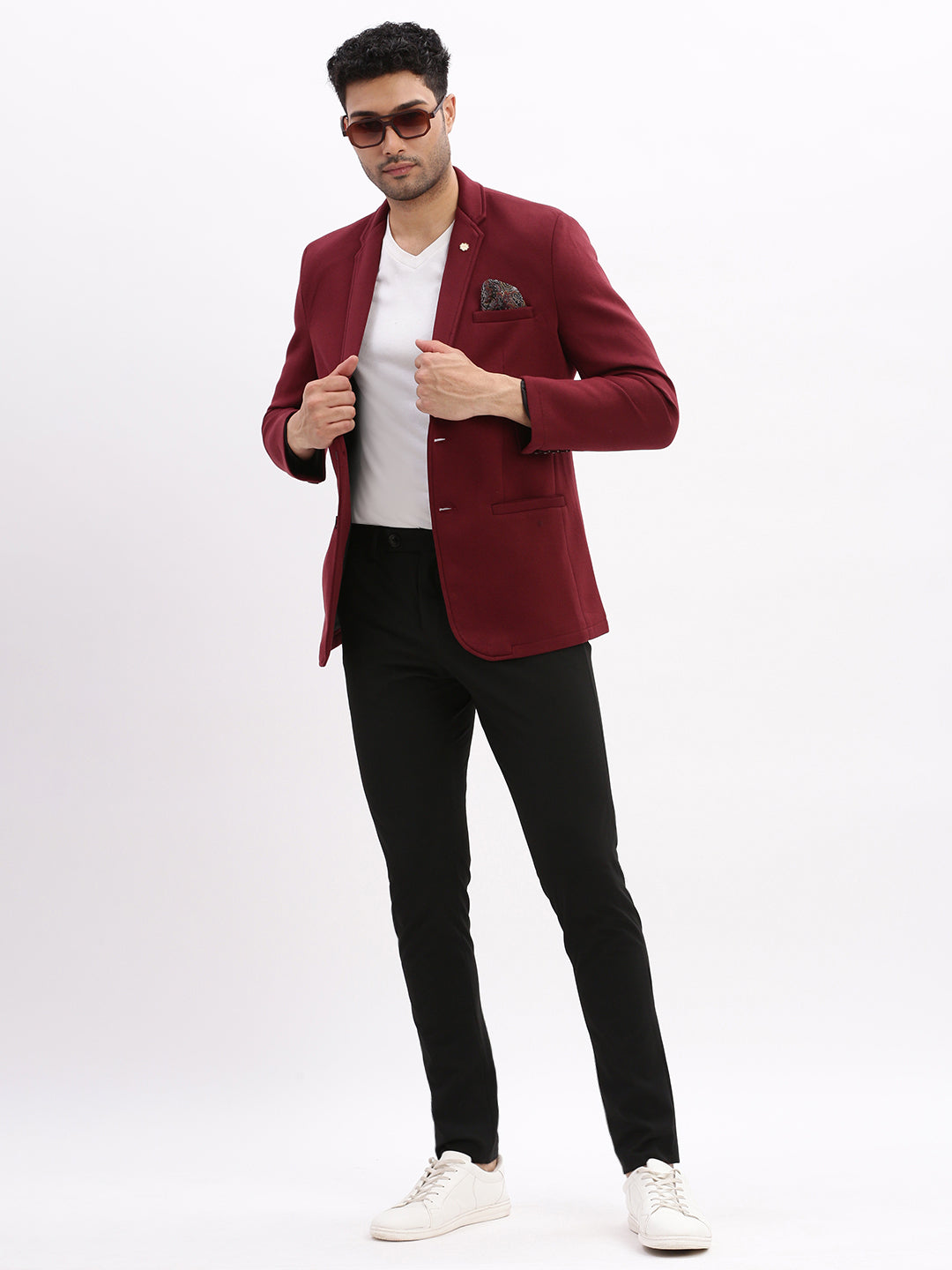 Men Maroon Solid Single Breasted Blazer