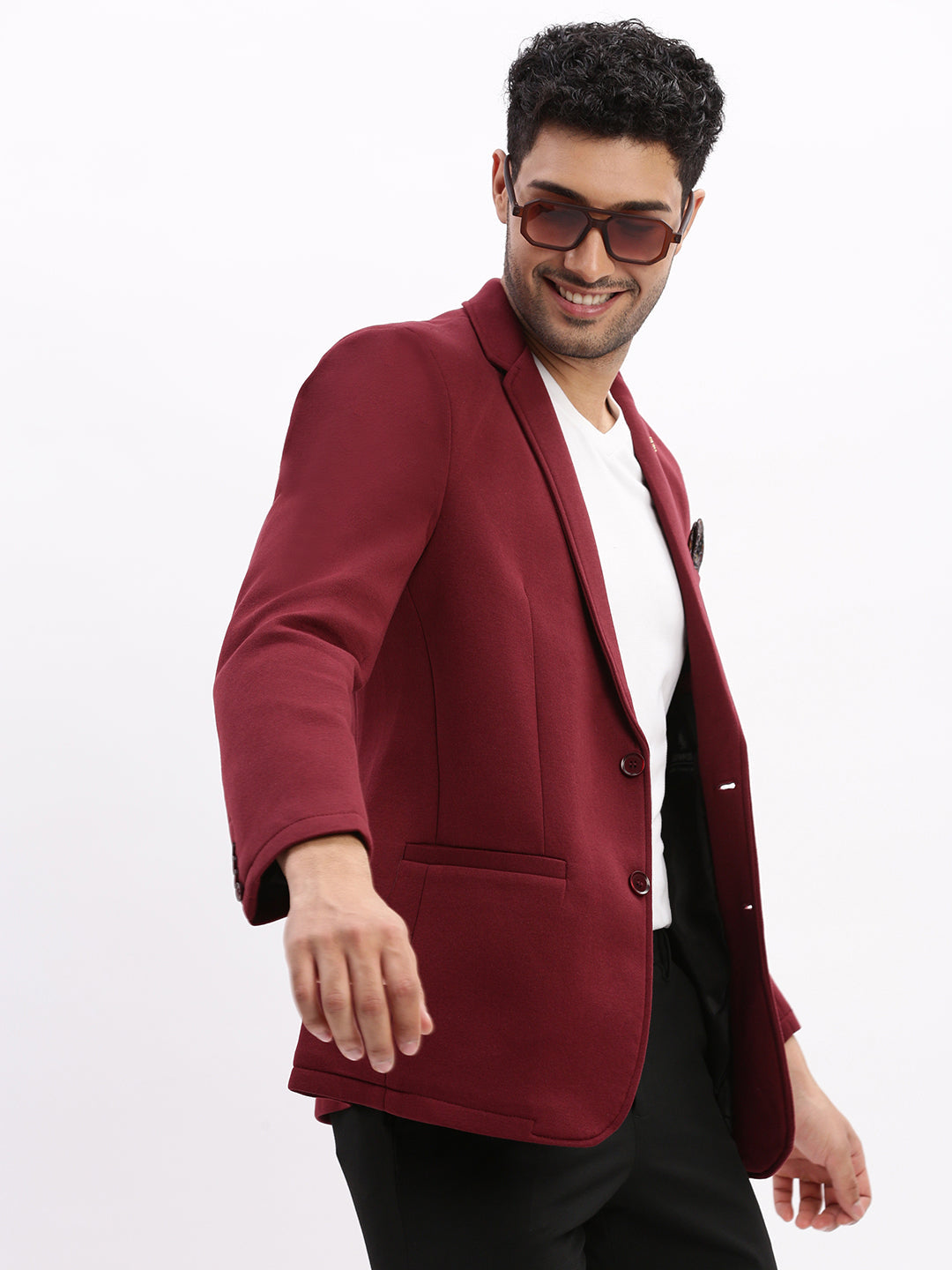 Men Maroon Solid Single Breasted Blazer