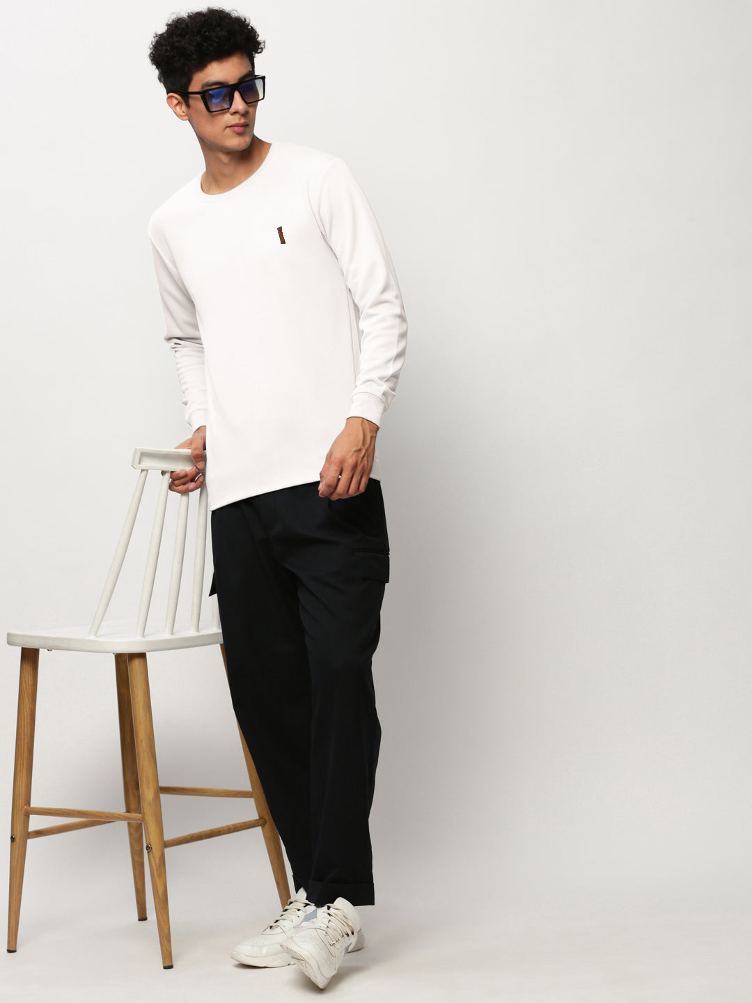 Men's Off White Round Neck Ribbed Slim Fit Sweatshirt