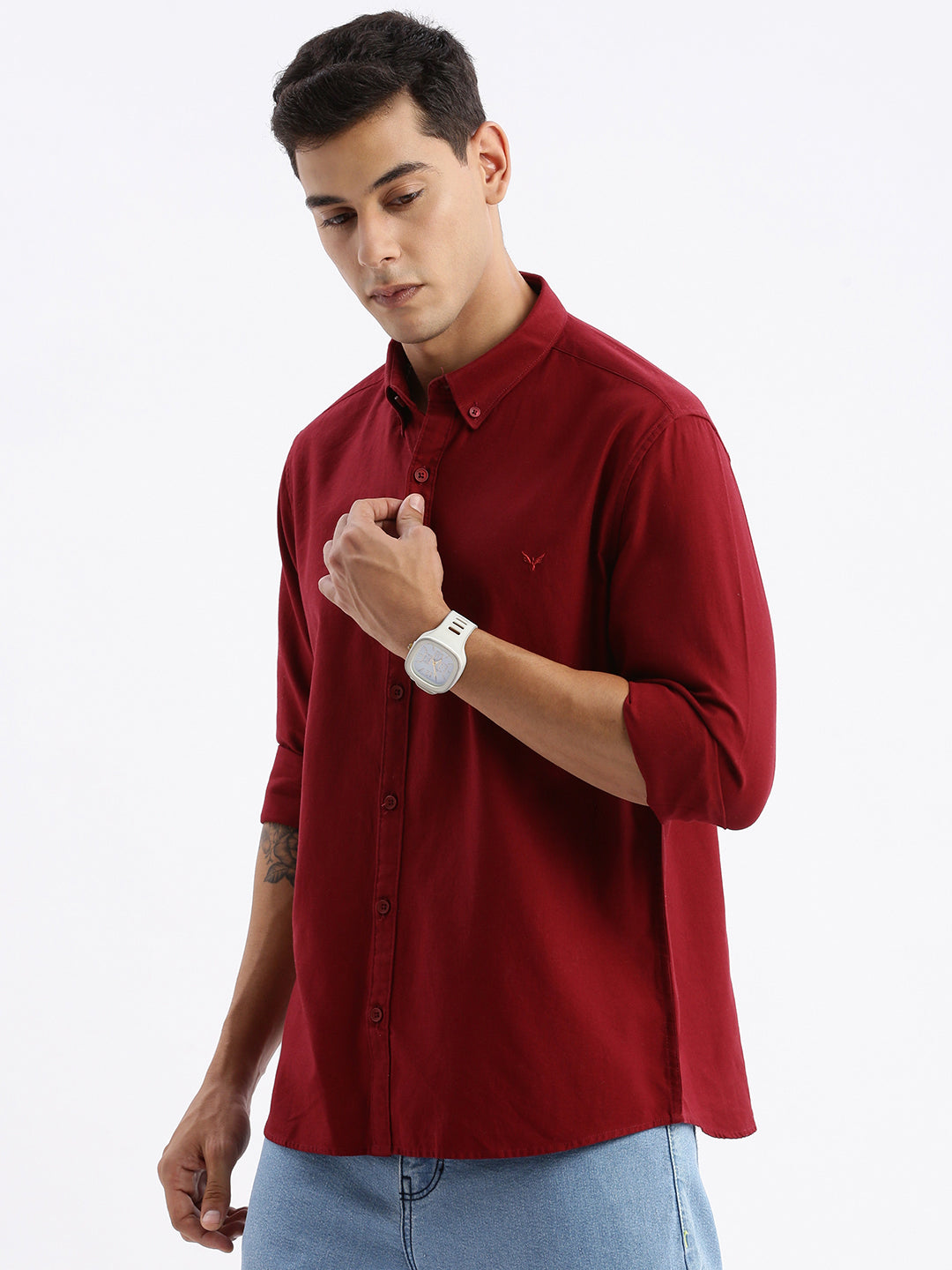 Men Spread Collar Solid Slim Fit Maroon Shirt