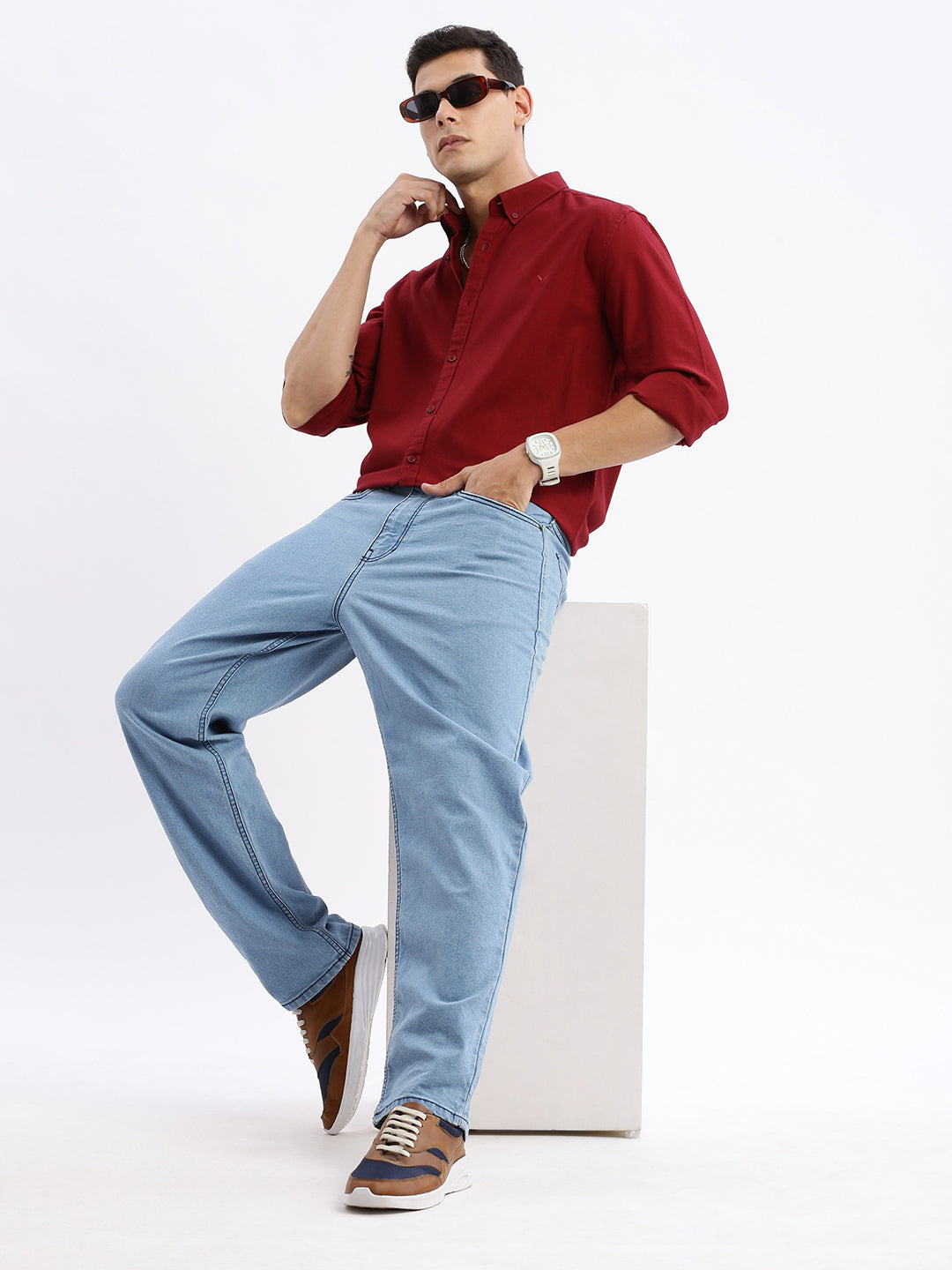 Men Spread Collar Solid Slim Fit Maroon Shirt