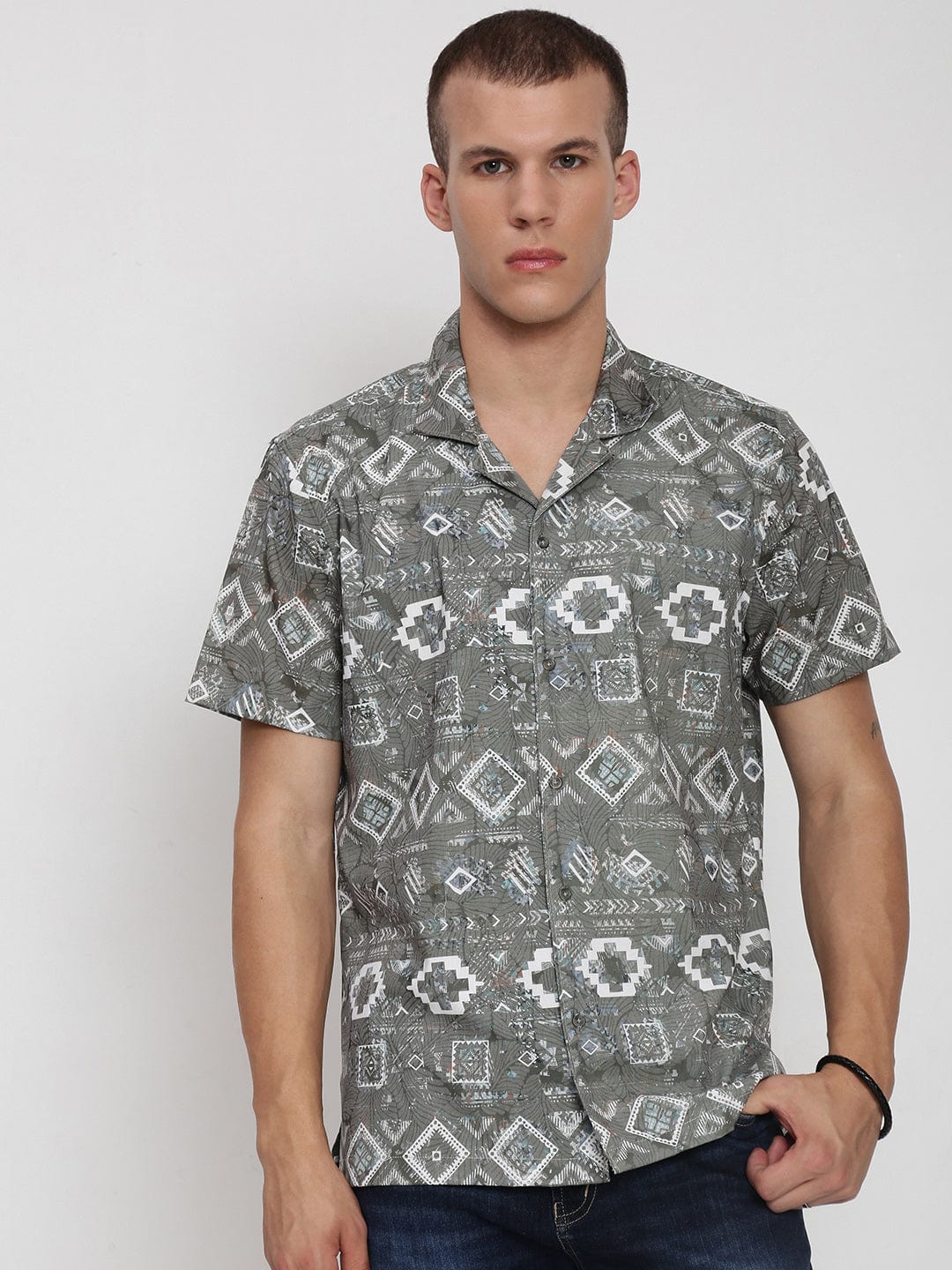 Men's Green Geometric Cuban Collar Relaxed Fit Shirt