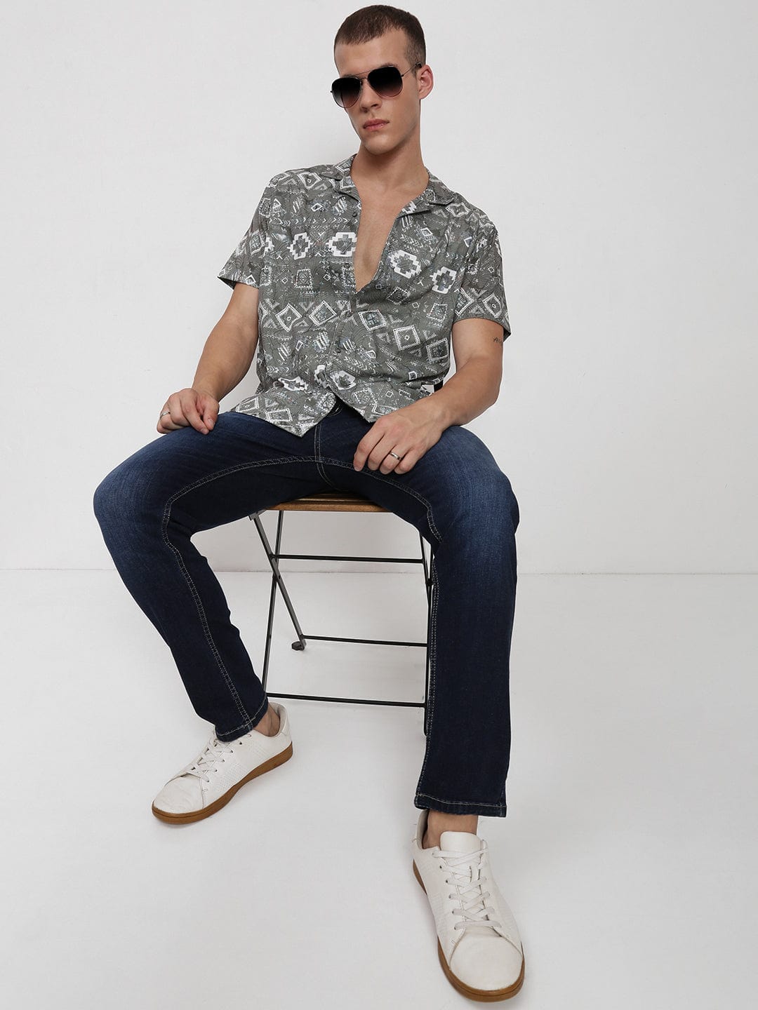 Men's Green Geometric Cuban Collar Relaxed Fit Shirt