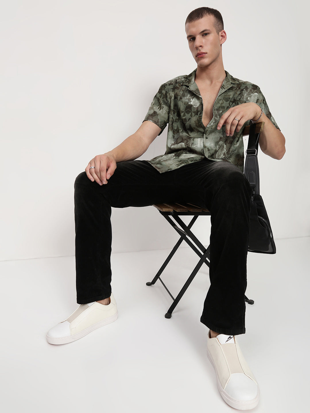 Men's Geometric Green Cuban Collar Short Sleeves Shirt