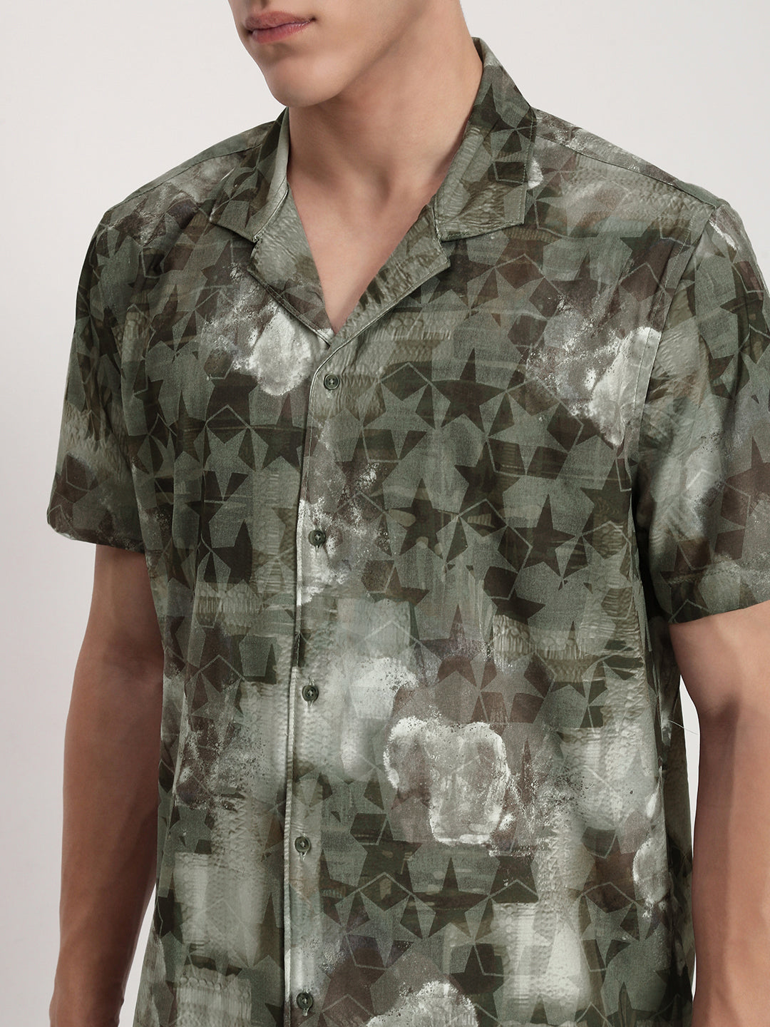 Men's Geometric Green Cuban Collar Short Sleeves Shirt
