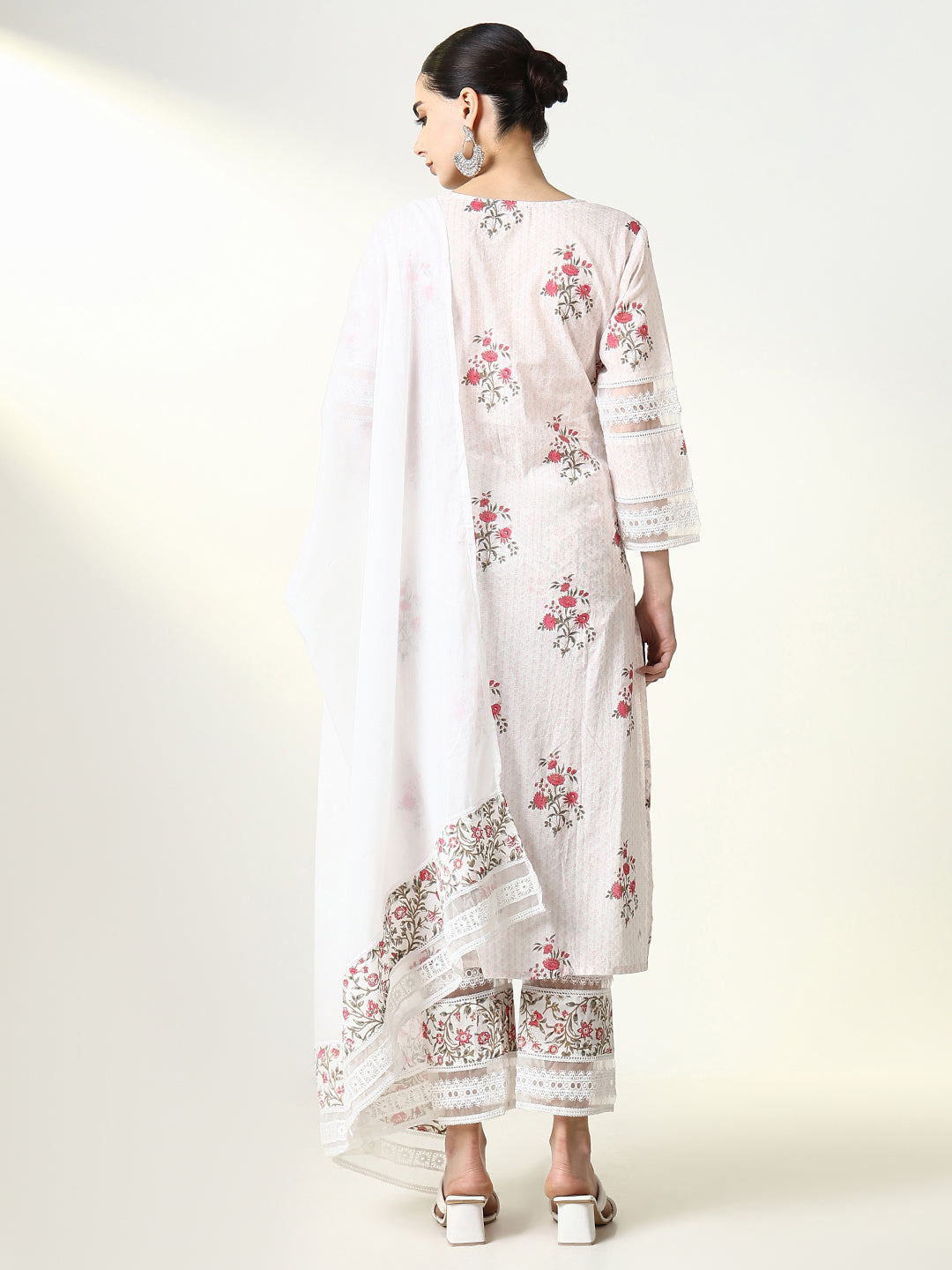 Women Floral Pink Straight Kurta Set with Dupatta