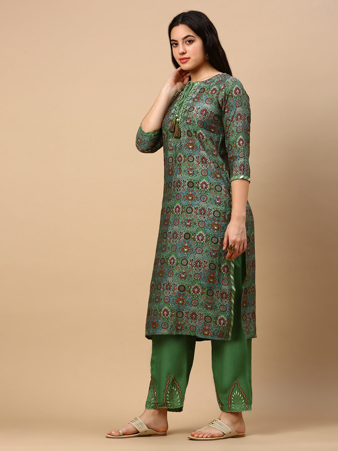 Women Graphic Green Straight Kurta Set with Dupatta