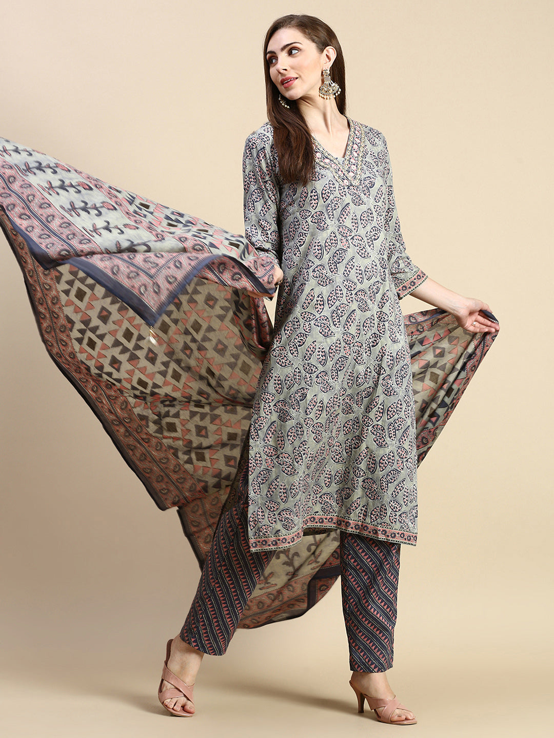 Women Floral Grey Straight Kurta Set with Dupatta