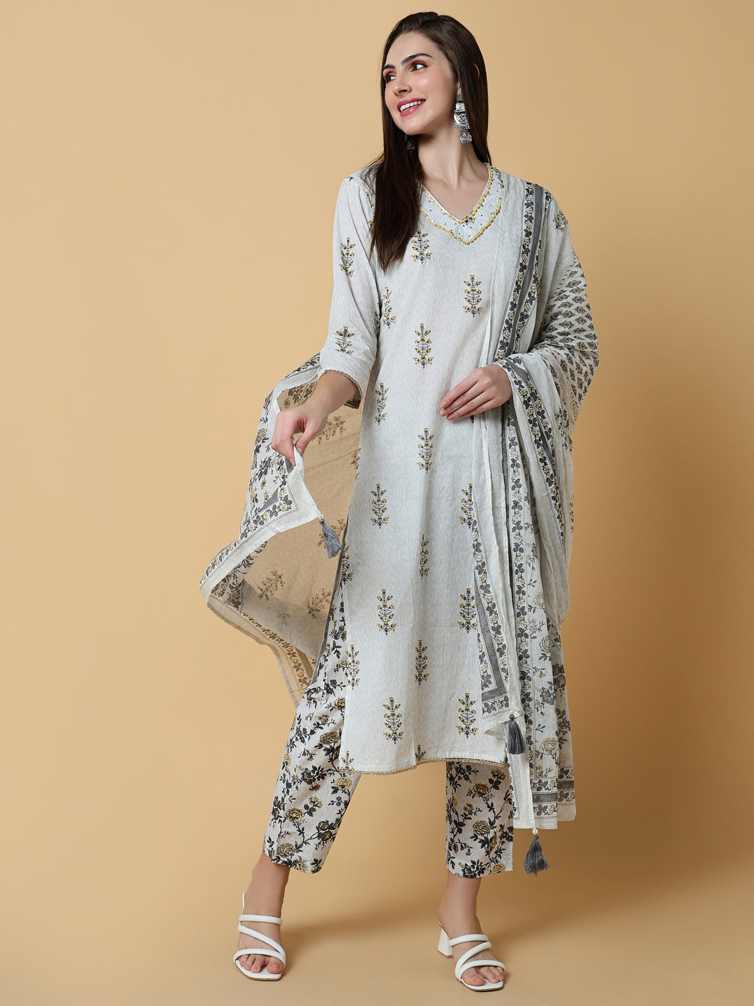 Women Graphic Off White Straight Kurta Set with Dupatta