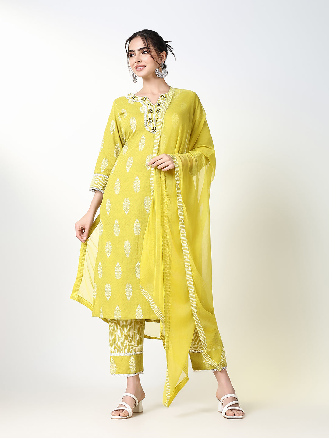 Women Graphic Green Straight Kurta Set with Dupatta