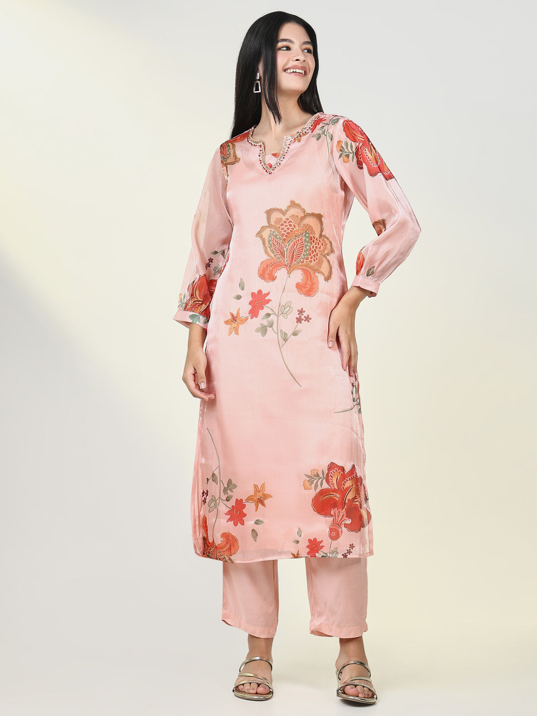 Women Floral Peach Kurta Set with Inner Slip