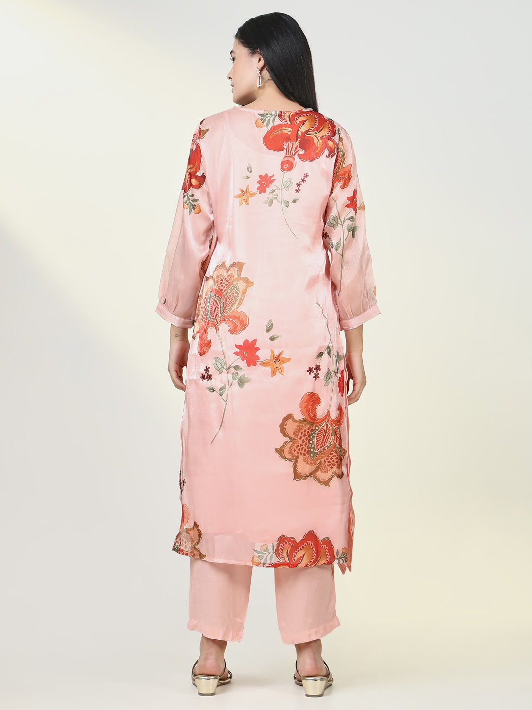 Women Floral Peach Kurta Set with Inner Slip