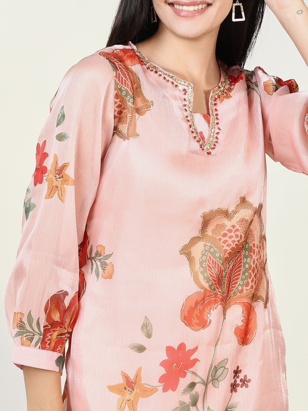 Women Floral Peach Kurta Set with Inner Slip