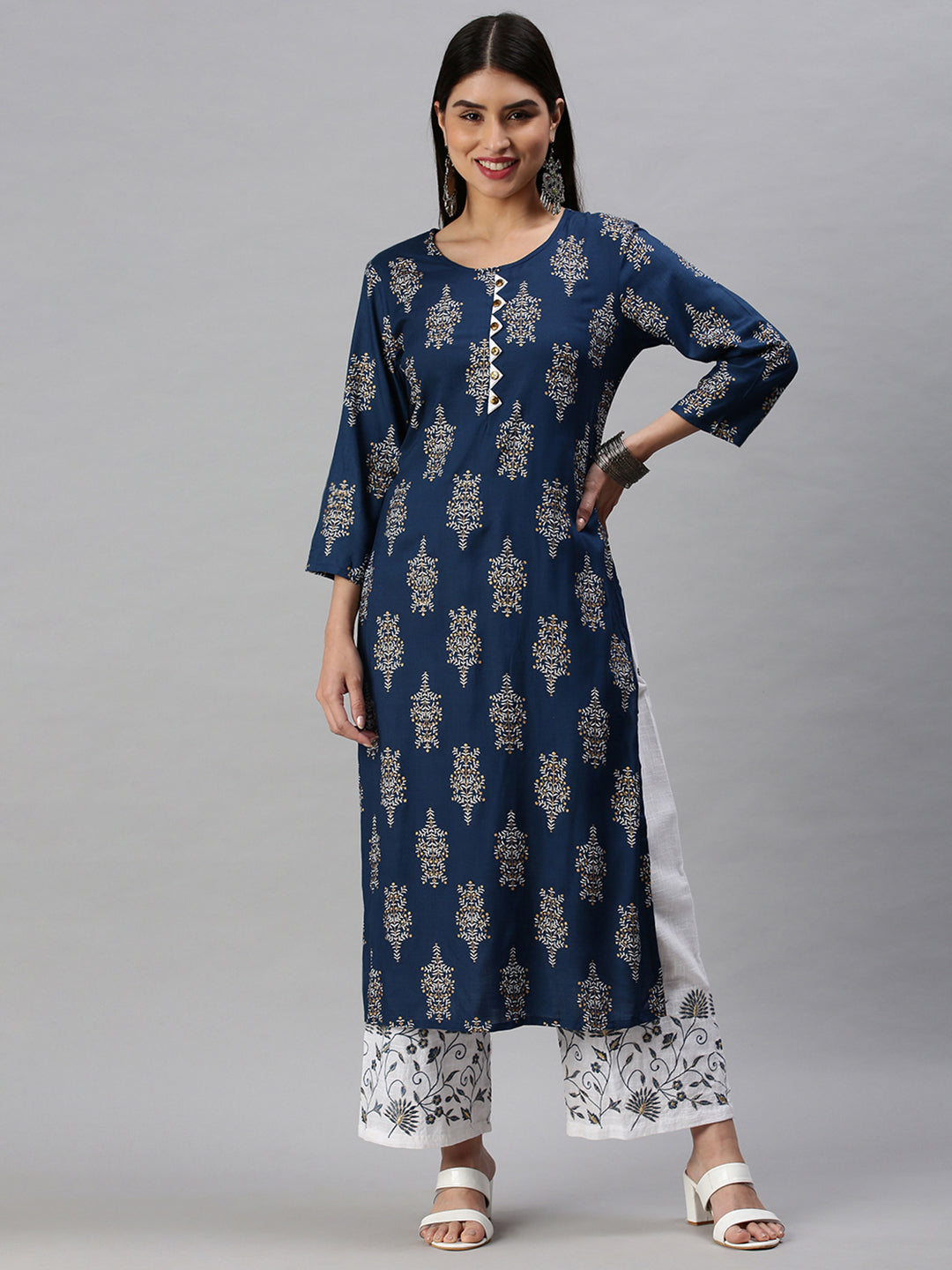 Women Straight Blue Printed Kurta and Trousers