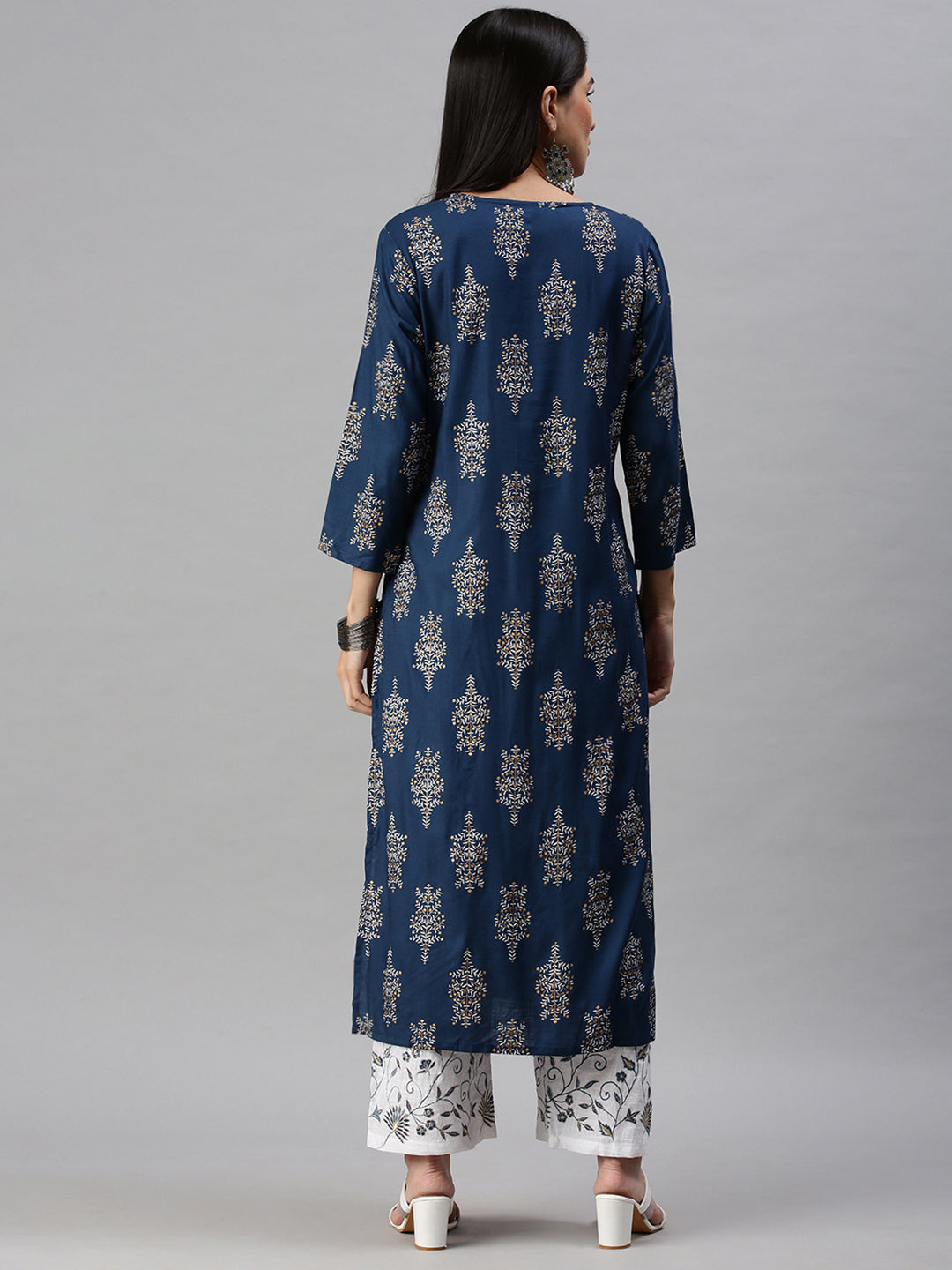 Women Straight Blue Printed Kurta and Trousers