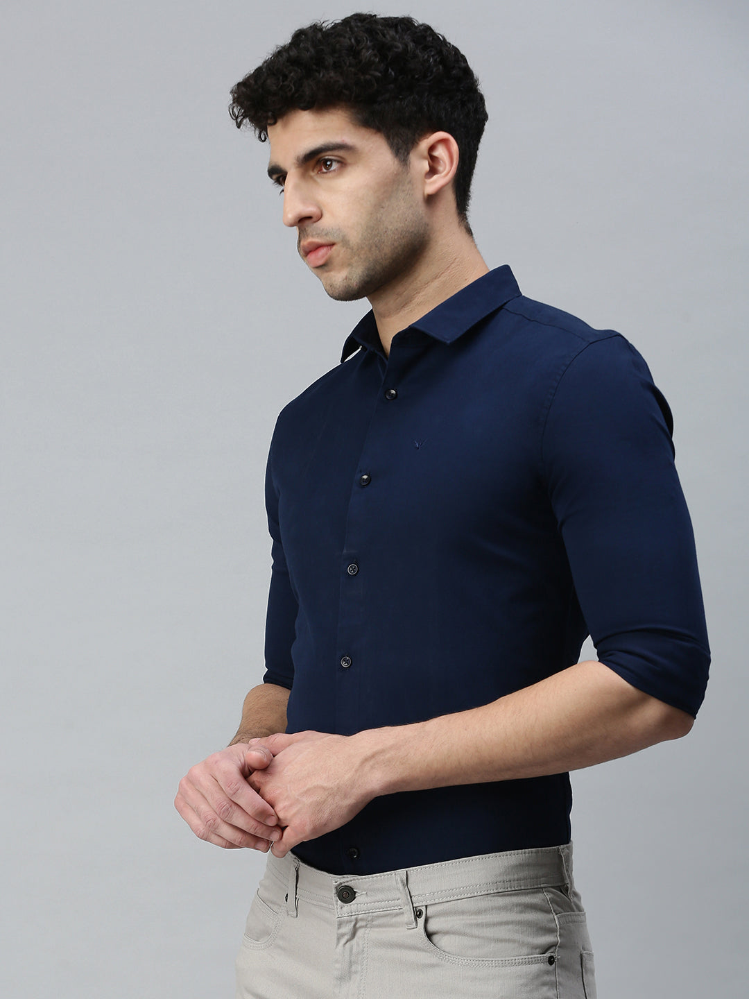Men's Navy Blue Solid Slim Fit Shirt