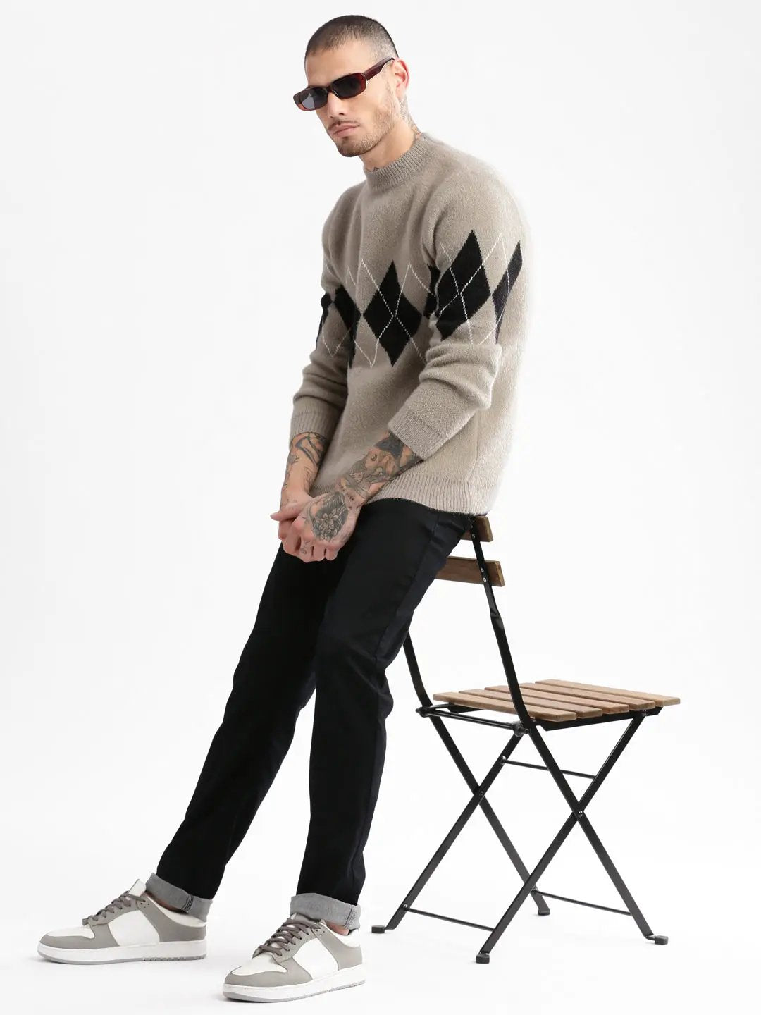 Men's Round Neck Argyle Beige Pullover