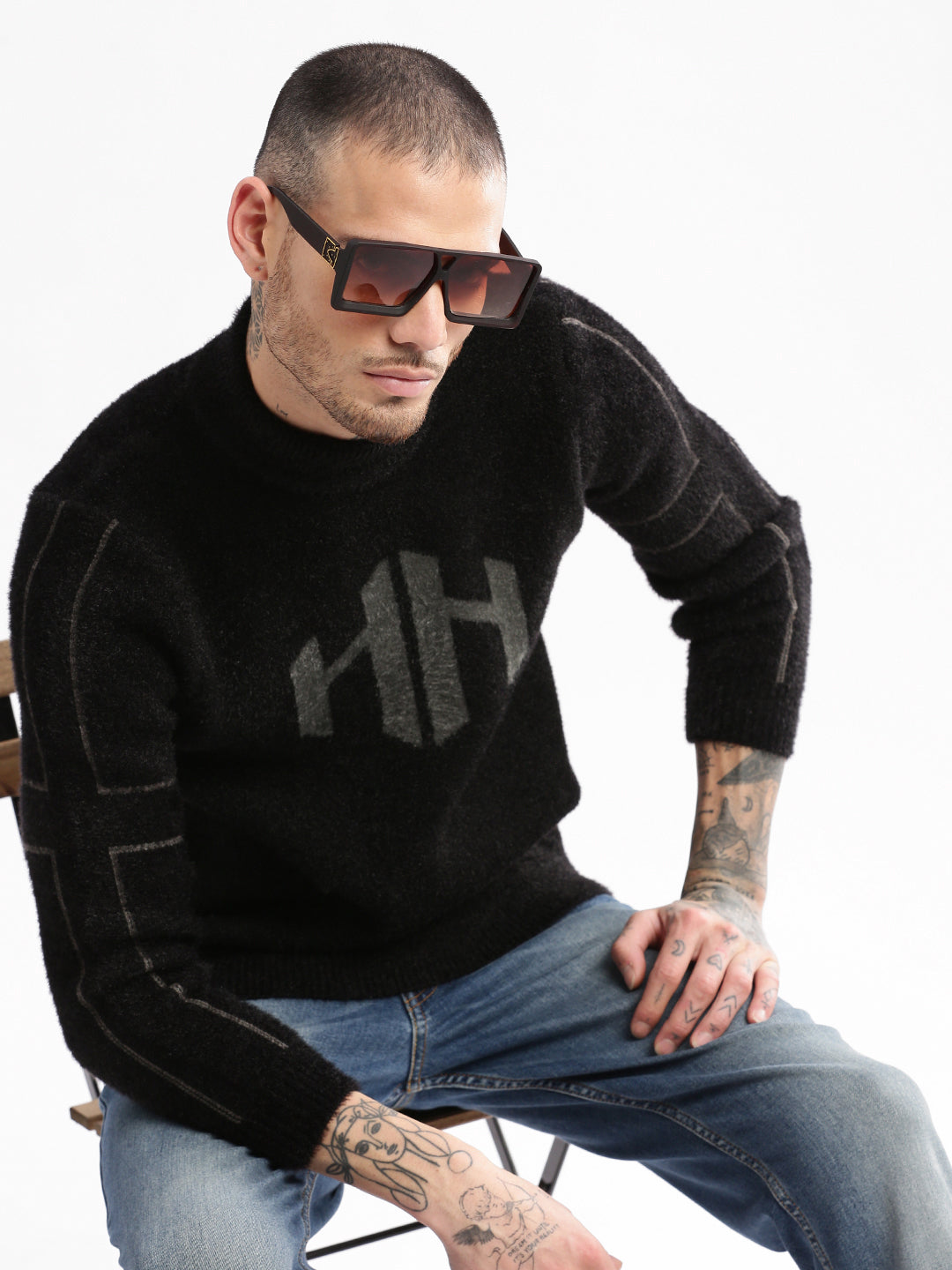 Men Round Neck Solid Black Pullover