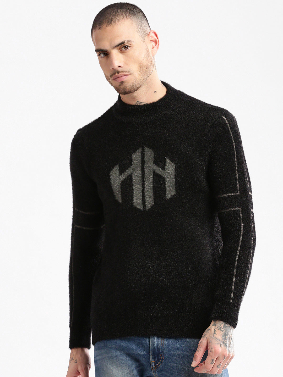 Men Round Neck Solid Black Pullover