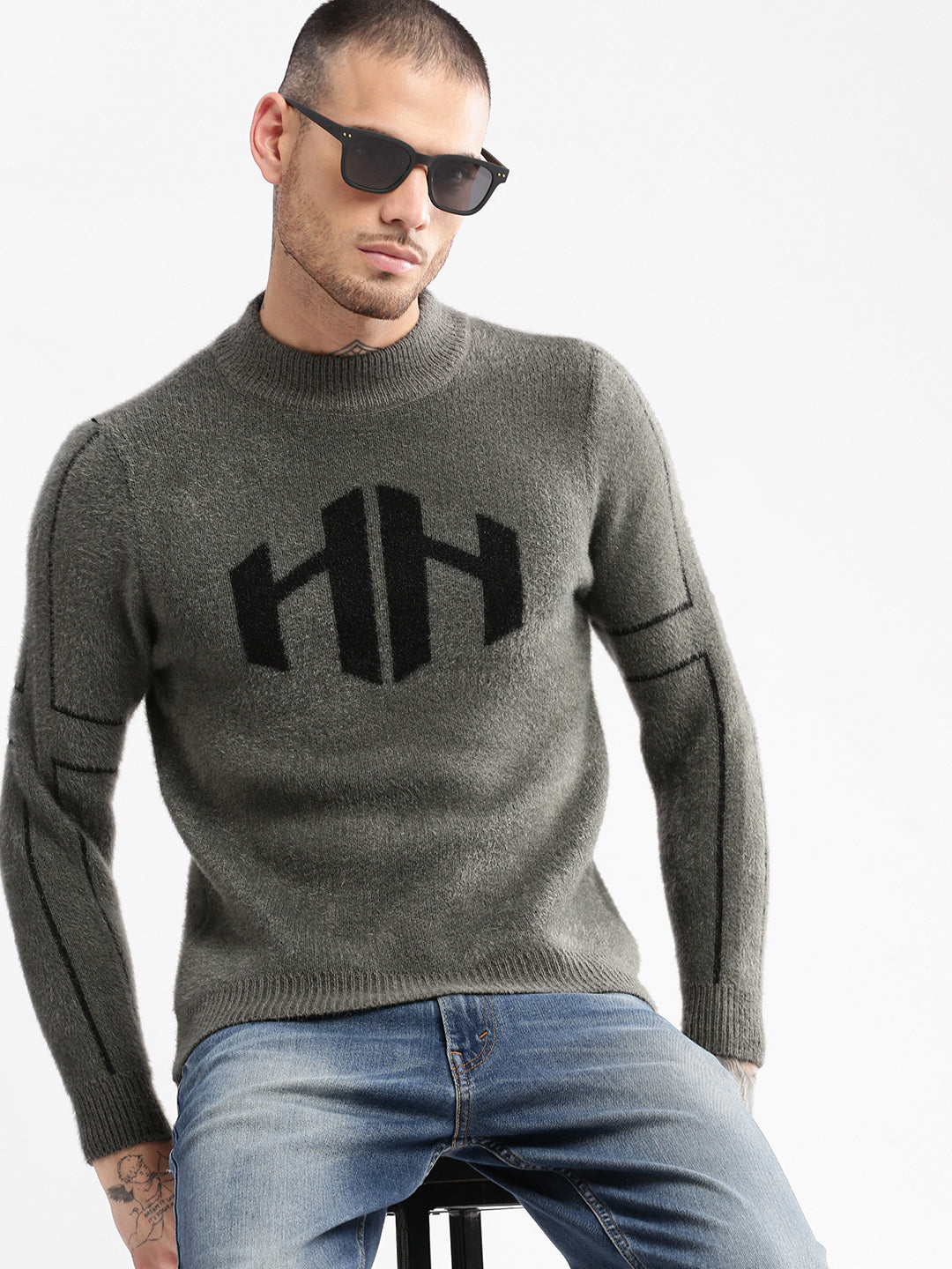 Men Round Neck Solid Grey Pullover