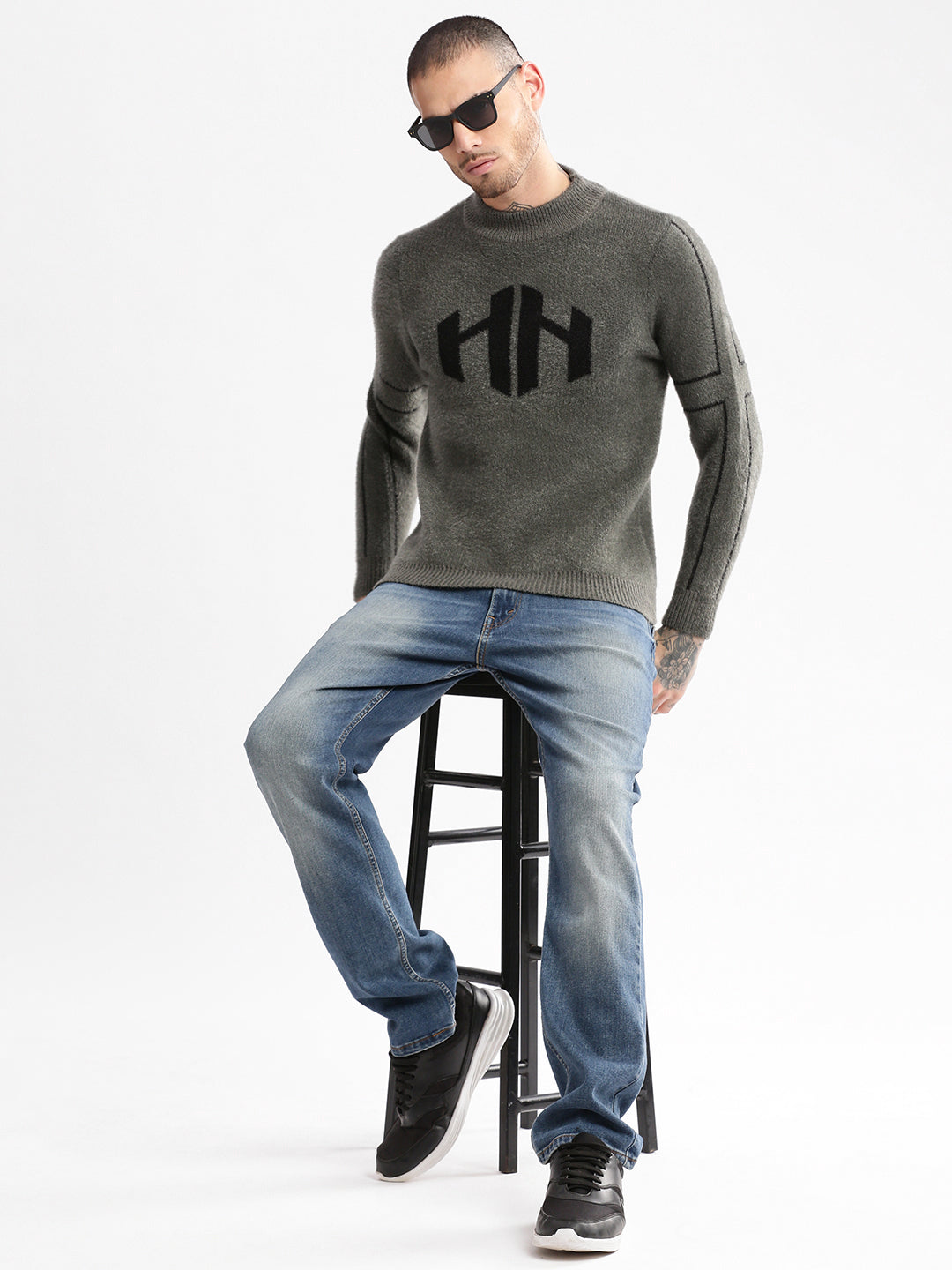 Men Round Neck Solid Grey Pullover