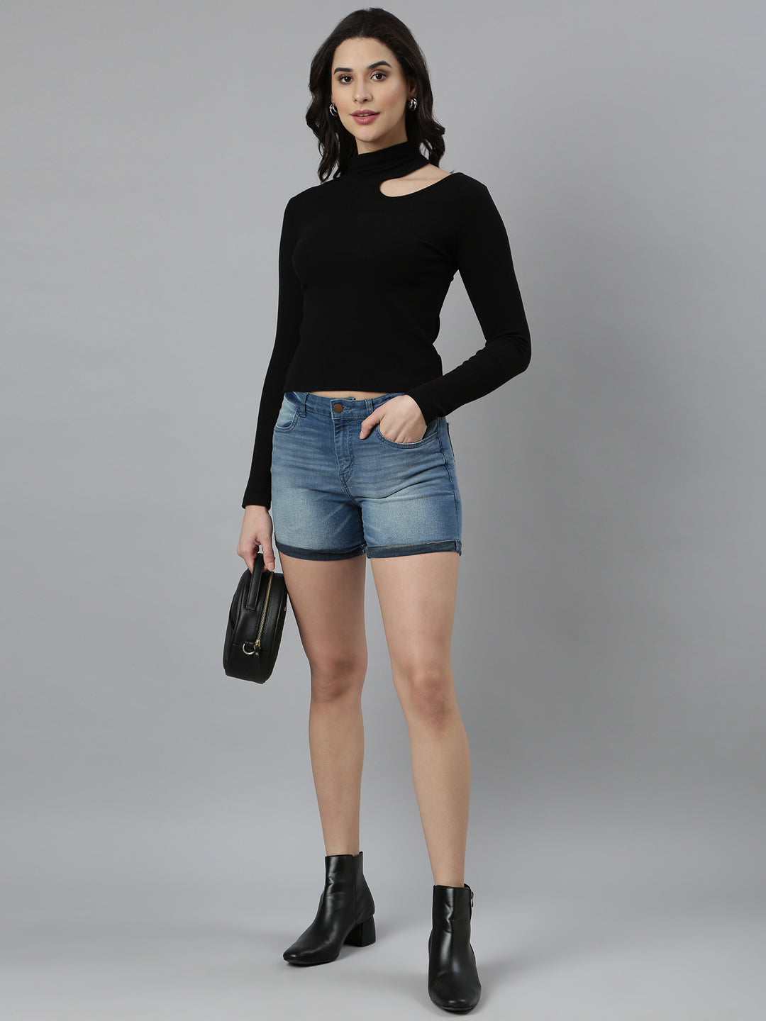 Women Solid Black Top