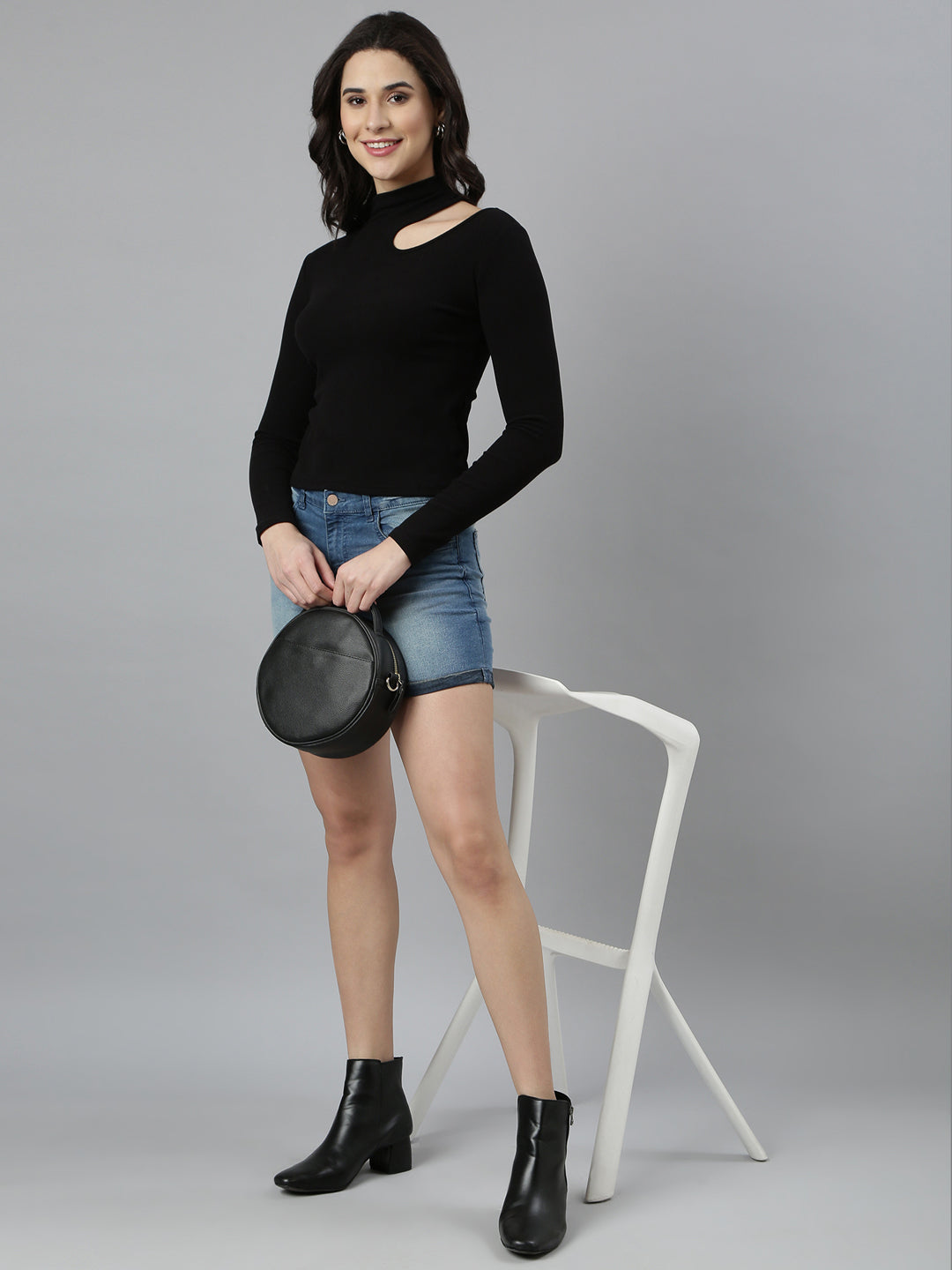 Women Solid Black Top