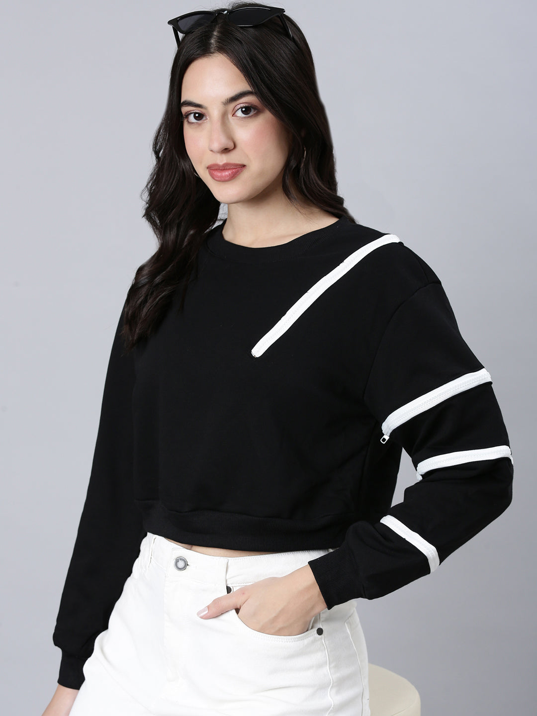 Women Solid Black Crop Sweatshirt